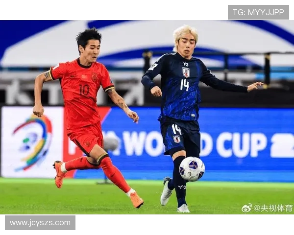 中国足球队迎战日本，国足备战亚预赛全力以赴誓求突破